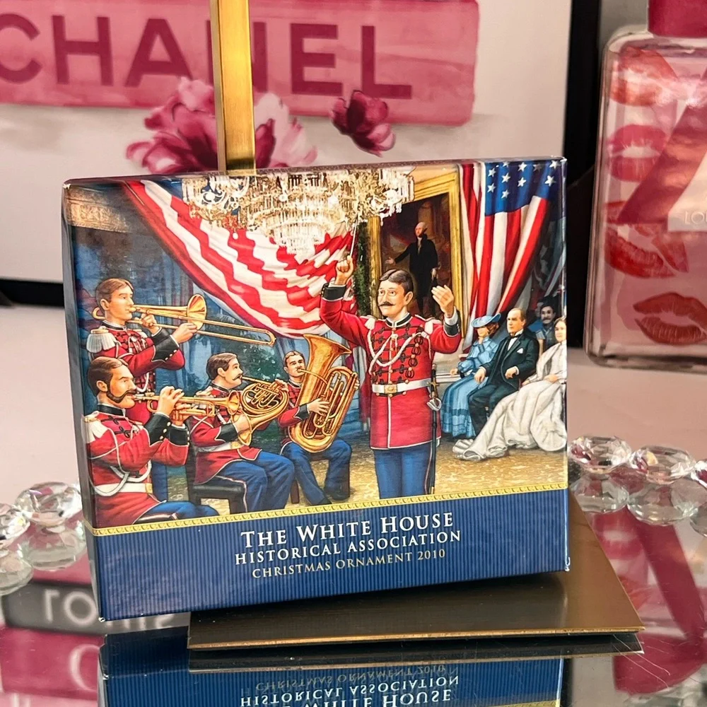 The White House Historical Association Ornament 2010